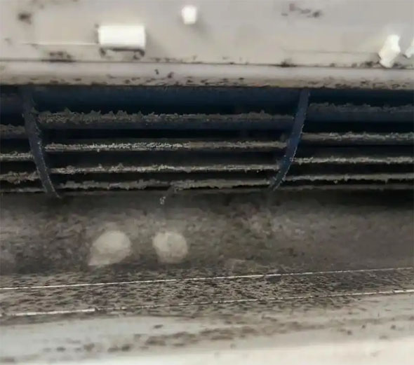 安源空调吹的风有股烧焦味是怎么回事